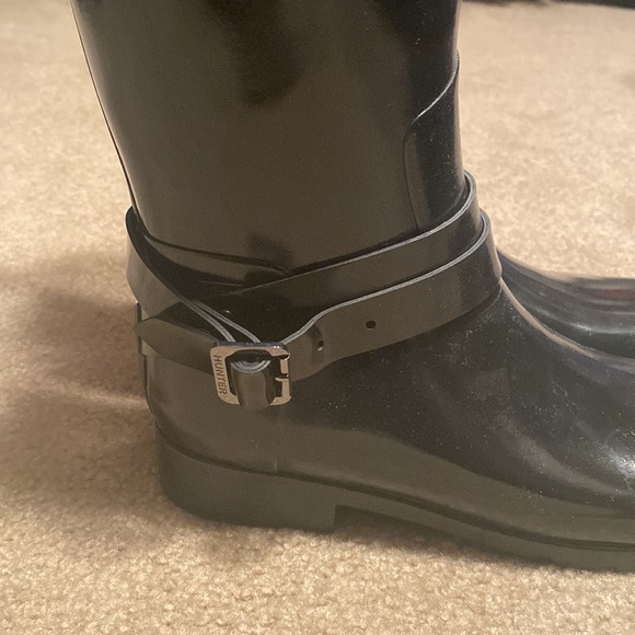 Brand new HUNTER rain boots. Worn once. - Picture 7 of 7